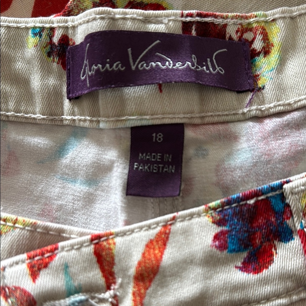 Gloria Vanderbilt Floral Print Women’s capri Size 18 - Picture 2 of 3